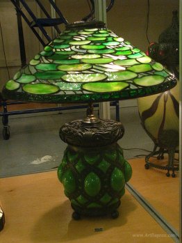 Table lamp