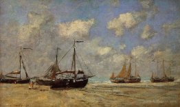 Scheveningen, Boats Aground on the Shore