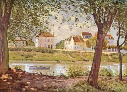 Village on the banks of the Seine