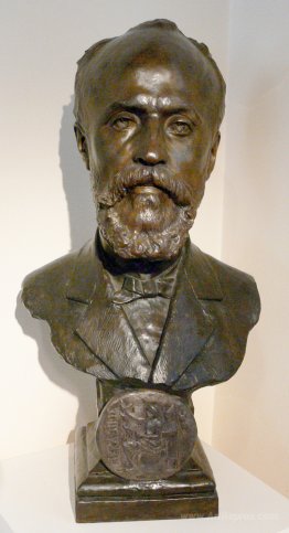 Bust of Paul Reclus